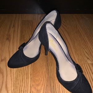 Size 6.5 Pierre Fontaine Black Suede Pumps GUC